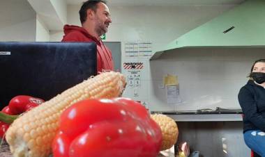 SINSACATE :  CLASES DE COCINA CON EL CHEF BERNARDO CADAMURO