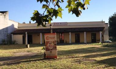 COLONIA CAROYA : Nuevos cursos y talleres de la UPCC: Inglés y manicuría