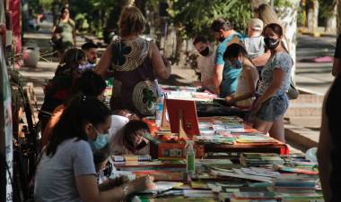 COLONIA CAROYA: SE REALIZARÁ UNA "SUELTA DE LIBROS" A LA COMUNIDAD