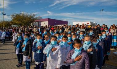 SINSACATE: ACTO POR EL DÍA DE LA BANDERA Y 202 AÑOS DEL PASO A LA INMORTALIDAD DEL GENERAL MANUEL BELGRANO