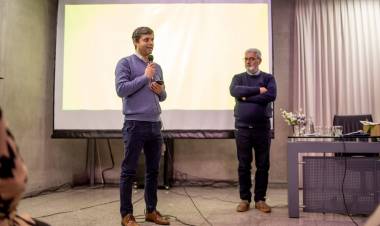 #Jesus Maria : Una noche mágica, la ciudad inauguró su "Cápsula del Tiempo" 