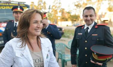 #PROVINCIAL - Myrian Prunotto entregó un aporte provincial a Bomberos de Villa Nueva