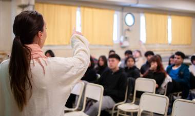 #COLONIACAROYA - "Construyendo futuro: mi primera experiencia laboral"