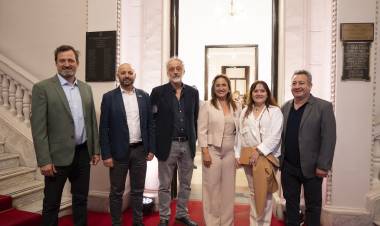 #Provinciales: Legislatura Histórica: a sala llena, inauguraron una muestra de pinturas de Mario Sanzano