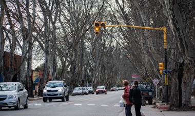 #COLONIACAROYA: Se pone en funcionamiento el nuevo semáforo sobre Avenida y calle 34