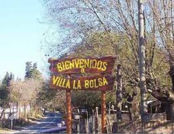 VILLA LA BOLSA:  paisajes arbolados, caminos montañosos, río y gastronomía 