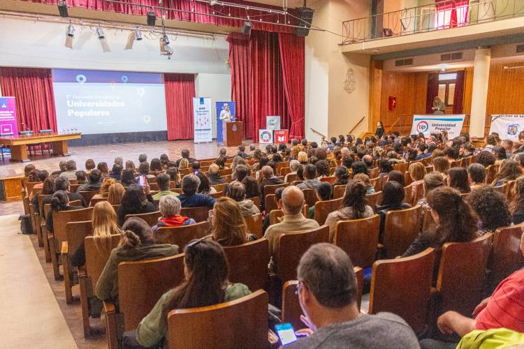 #ColoniaCaroya : La Universidad Popular presentó su iniciativa innovadora en el 8° Encuentro de Universidades Populares