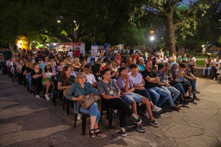 #ColoniaCaroya : Comienza la temporada turística en la ciudad
