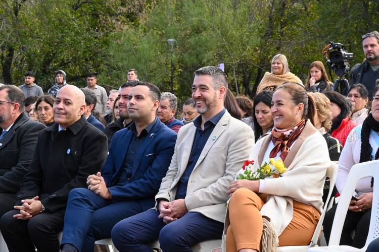 #LaGranja : Se presentó la bandera oficial de La Granja