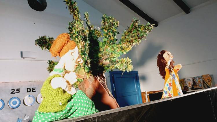 #SINSACATE: El teatro itinerante emocionó a la comunidad rural con una propuesta artística y reflexiva