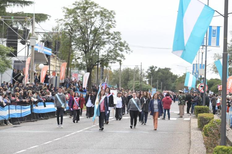 #JesúsMaría: Miles de personas colmaron la avenida Laprida en el desfile más grande del norte de Córdoba