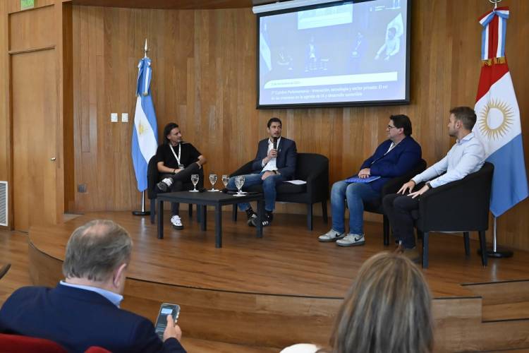 #Provinciales: Foro de Gobernanza de Internet: el rol de la IA en las empresas