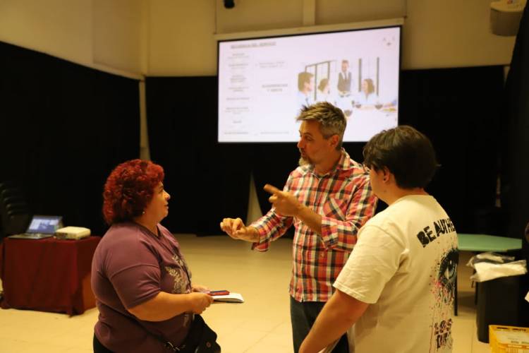 #ColoniaCaroya: Seguimos capacitando en la atención gastronómica