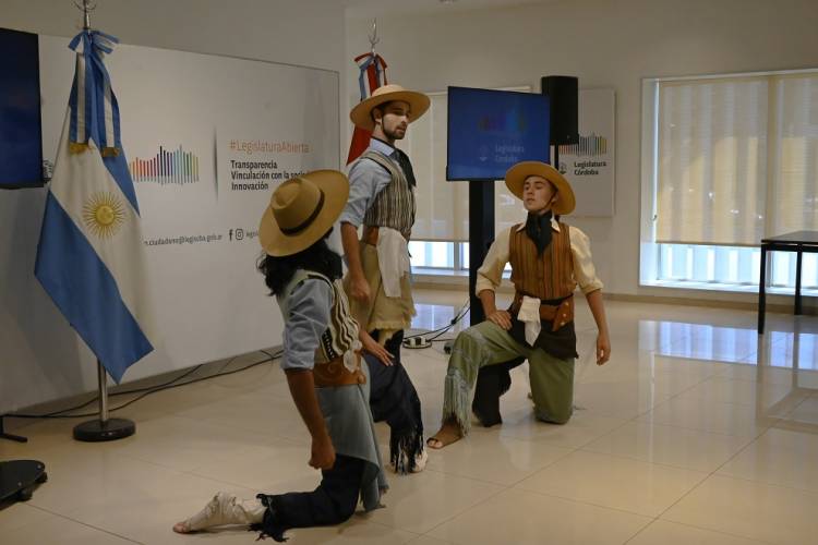 #LEGISLATURA - Reconocimiento legislativo a Gladys Caporale, referente de la danza folklórica