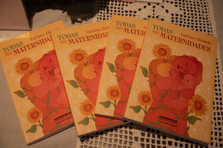 #LEGISLATURA - Presentaron un libro que busca acompañar a quienes les cuesta maternar