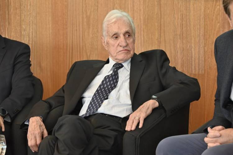 #Provinciales: Reconocimiento legislativo a Leandro Illia por su libro “Arturo Illia, mi padre”