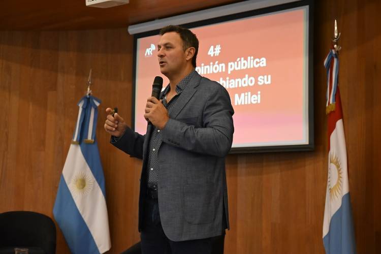 #PROVINCIAL : La Legislatura fue sede de la exposición “Argentina ante el nuevo ciclo político latinoamericano”