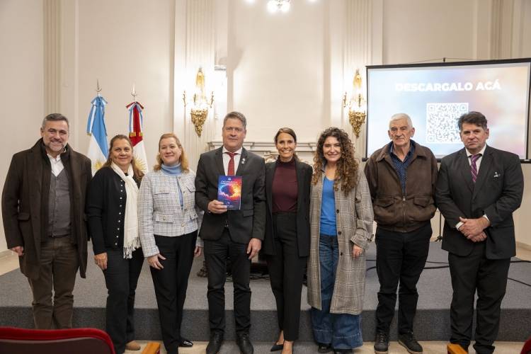 #PROVINCIALES: Presentaron “Kilómetro cero”, un libro sobre la IA como herramienta de transformación social