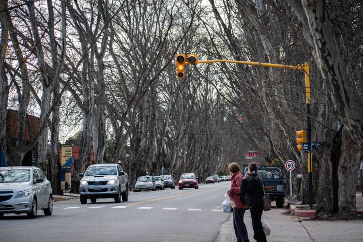 #COLONIACAROYA: Se pone en funcionamiento el nuevo semáforo sobre Avenida y calle 34