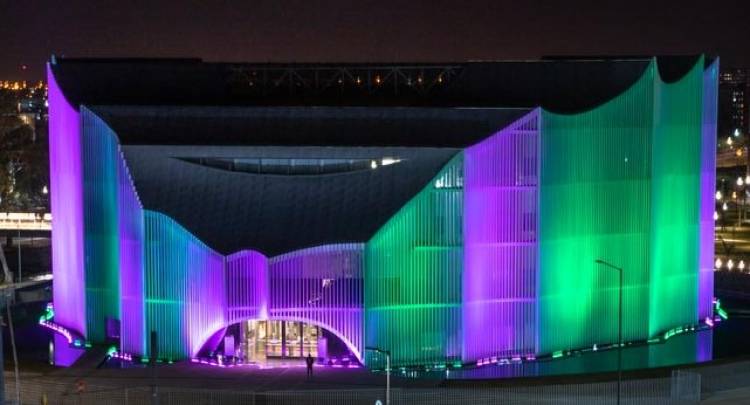 #PROVINCIALES: La Legislatura se iluminó de fucsia y verde por el Día Mundial de la Fibrosis Quística