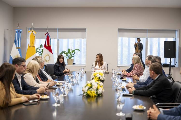 #PROVINCIALES: Myrian Prunotto recibió a Emilce Cuda y le entregó un reconocimiento de la Legislatura